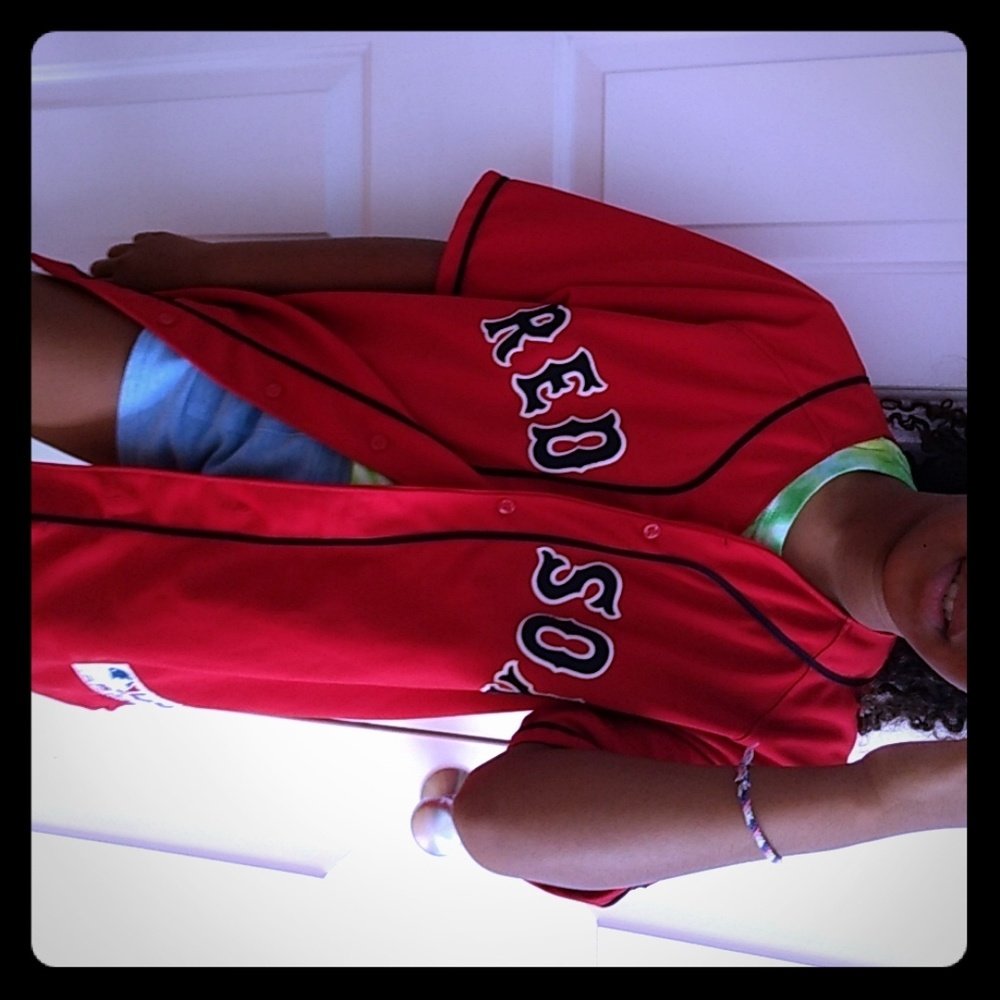 Athletic tee